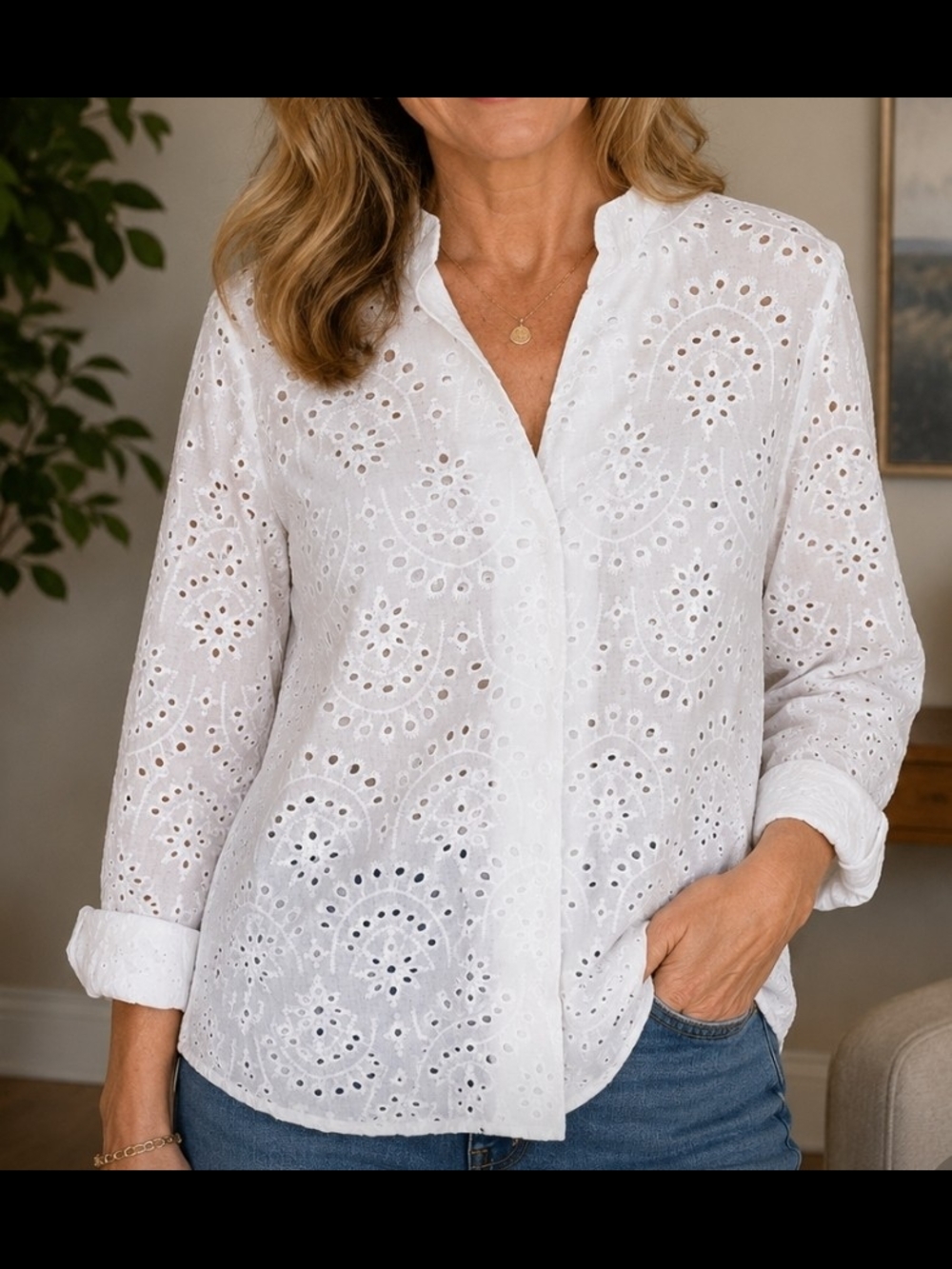 4/$20 Women's White Eyelet Button-Front Top